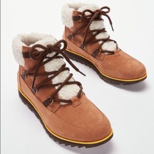 NWT Sorel Harlow Lace Cozy boots
